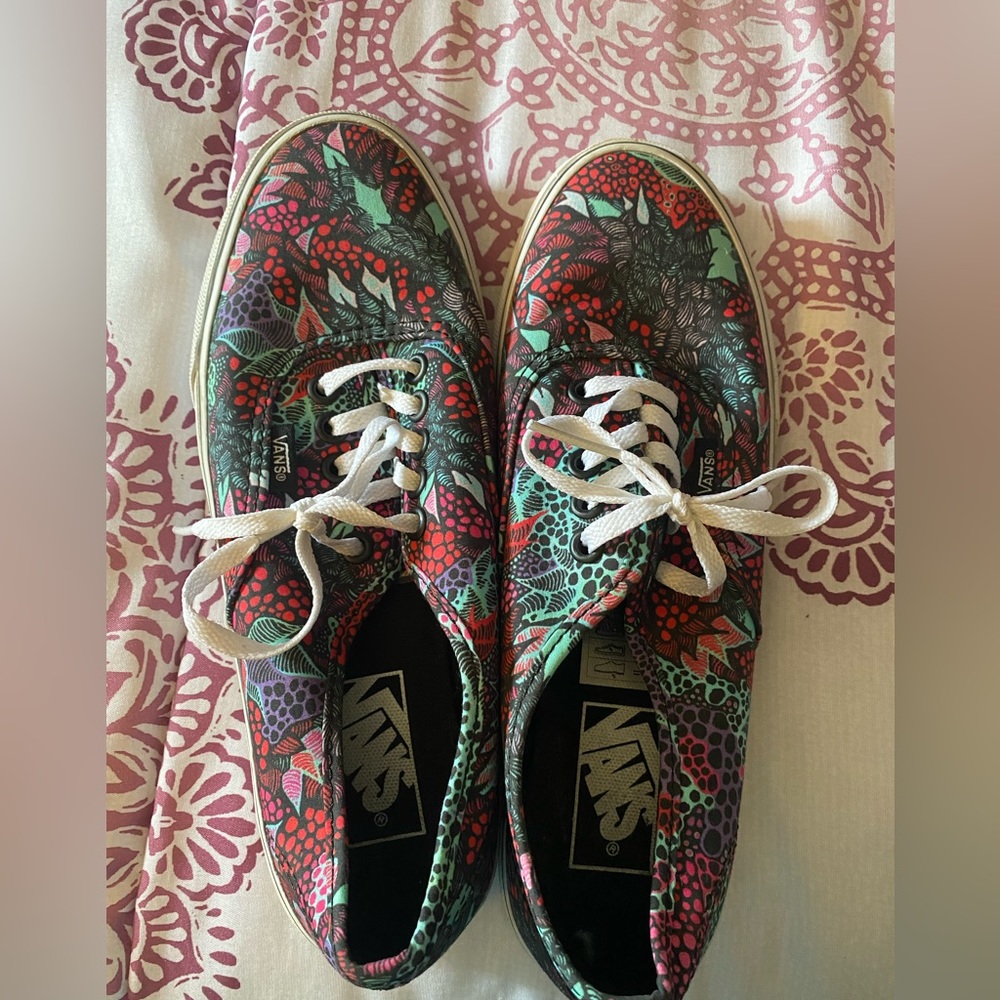 Vans Women’s Shoes size 7.5 multicolor